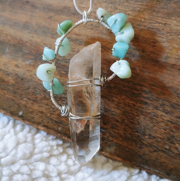 Raw Quartzite Crystal Necklace - Picture 2 of 5
